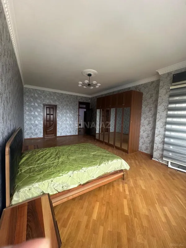 Kirayə verilir 4 otaqlı mənzil 230 m²