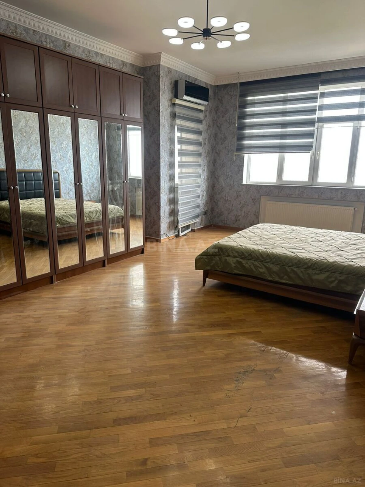 Kirayə verilir 4 otaqlı mənzil 230 m²