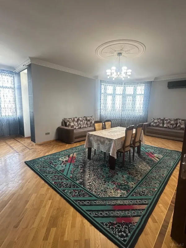 Kirayə verilir 4 otaqlı mənzil 230 m²