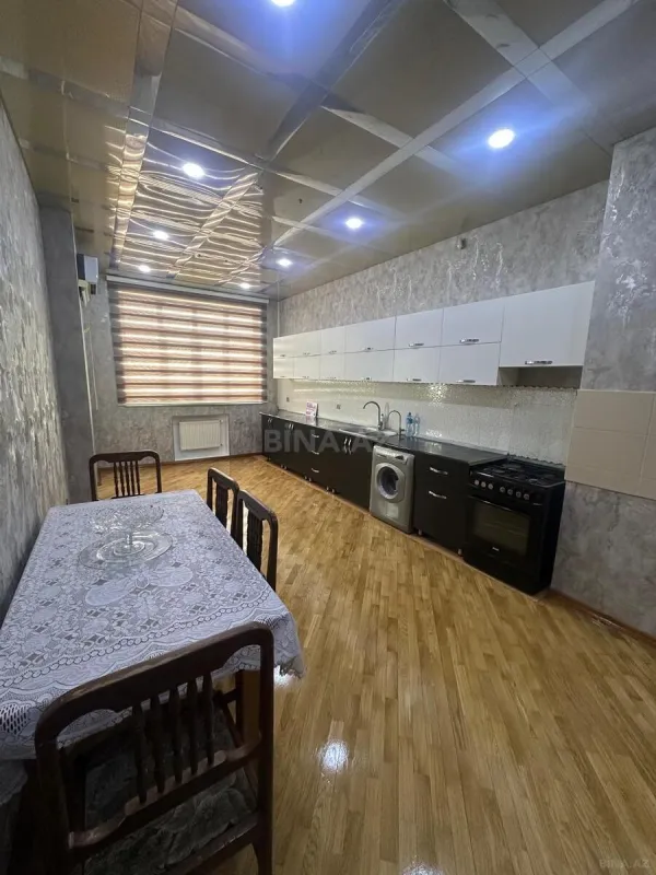 Kirayə verilir 4 otaqlı mənzil 230 m²