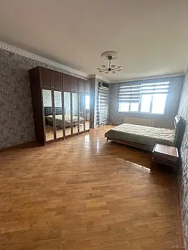 Kirayə verilir 4 otaqlı mənzil 230 m²