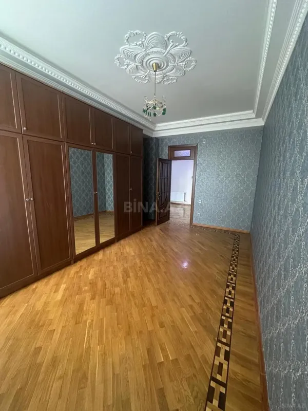 Kirayə verilir 4 otaqlı mənzil 230 m²