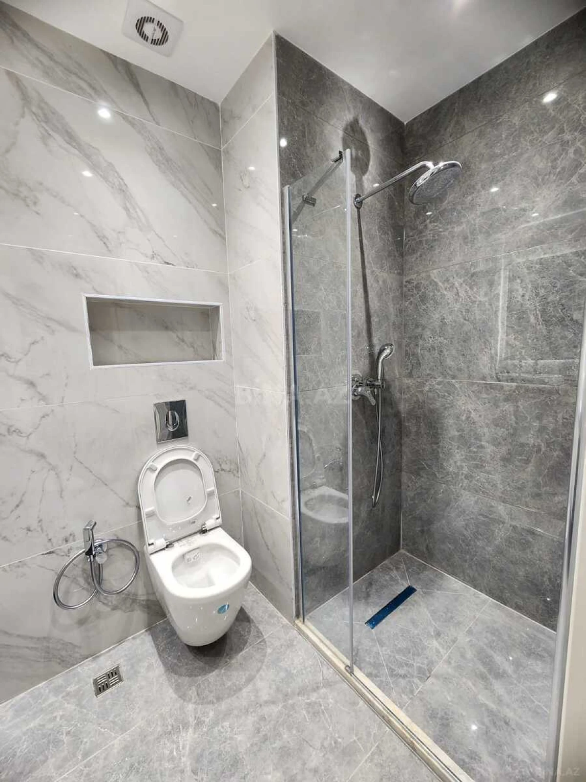 Kirayə verilir 2 otaqlı mənzil 58 m²