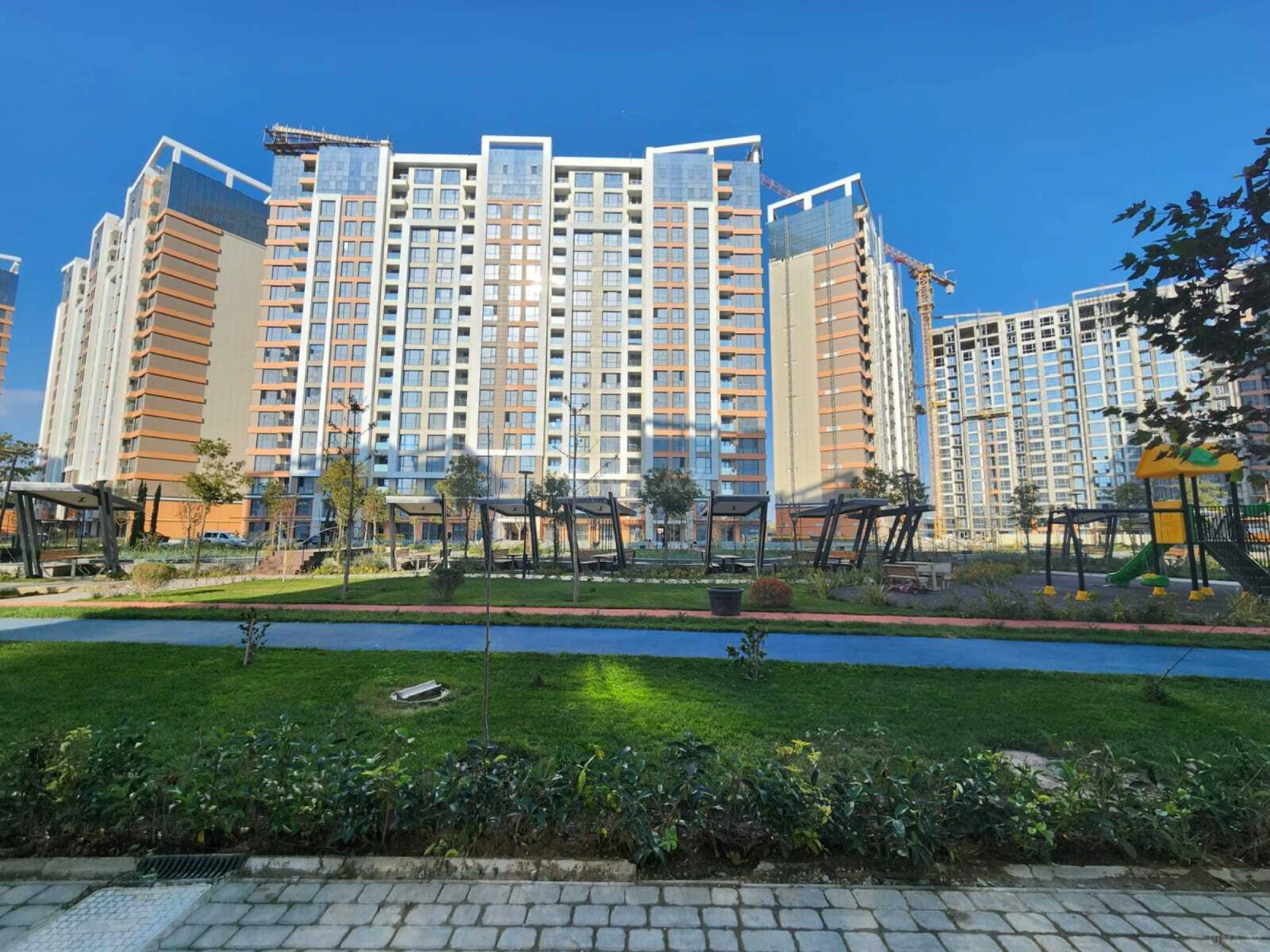 Kirayə verilir 2 otaqlı mənzil 58 m²