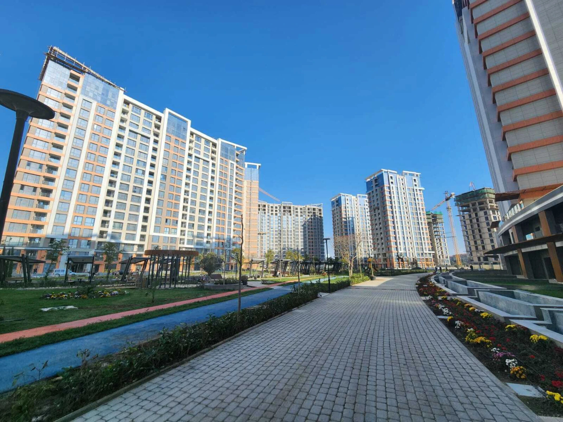 Kirayə verilir 2 otaqlı mənzil 58 m²