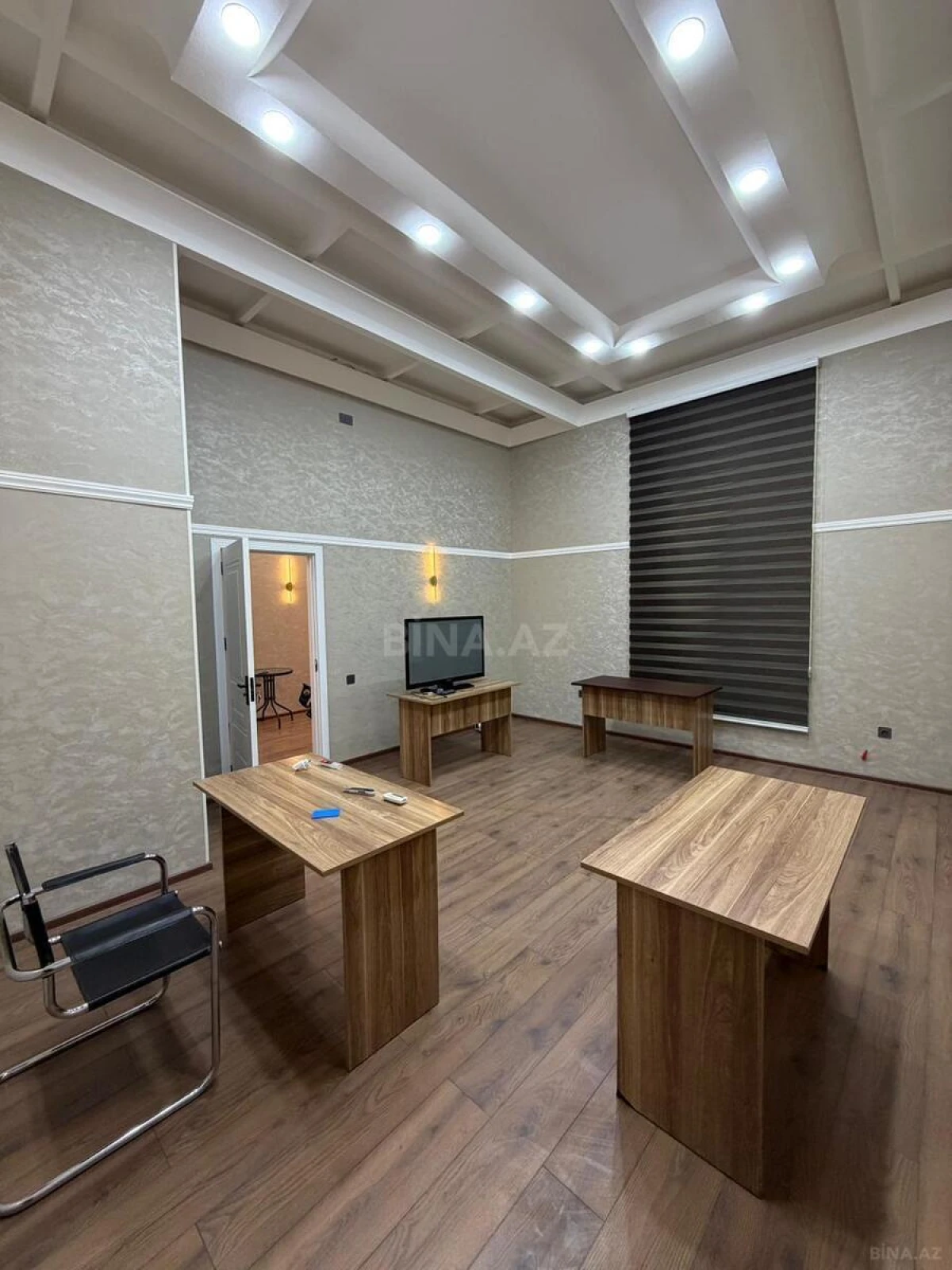 Kirayə verilir 2 otaqlı ofis 90 m²
