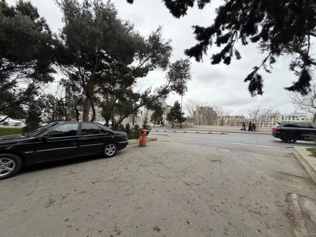 Kirayə verilir 2 otaqlı ofis 90 m²