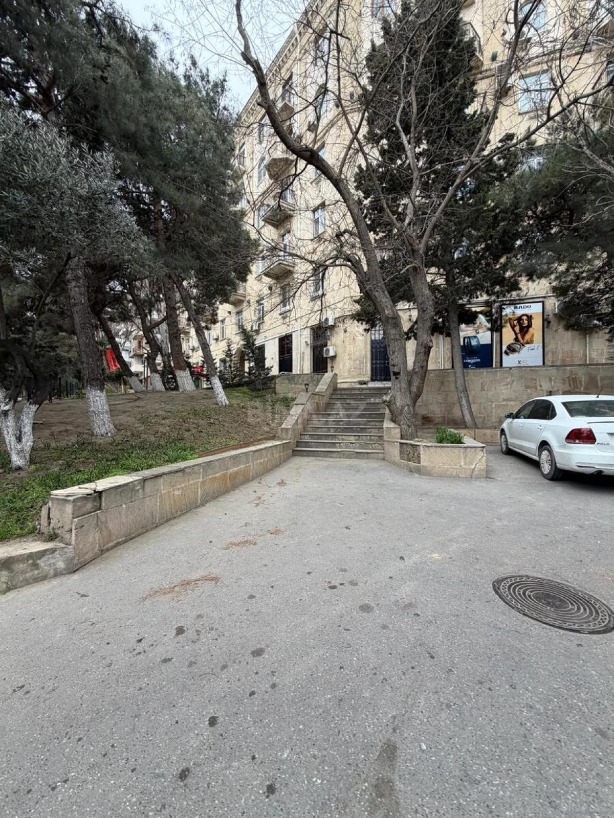 Kirayə verilir 2 otaqlı ofis 90 m²