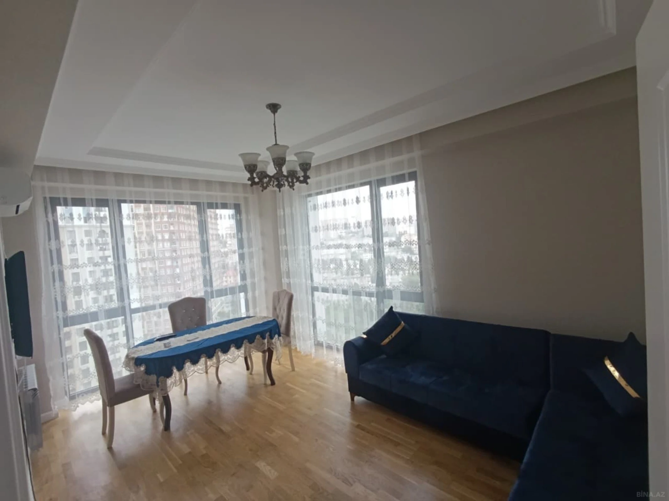 Kirayə verilir 2 otaqlı mənzil 75 m²
