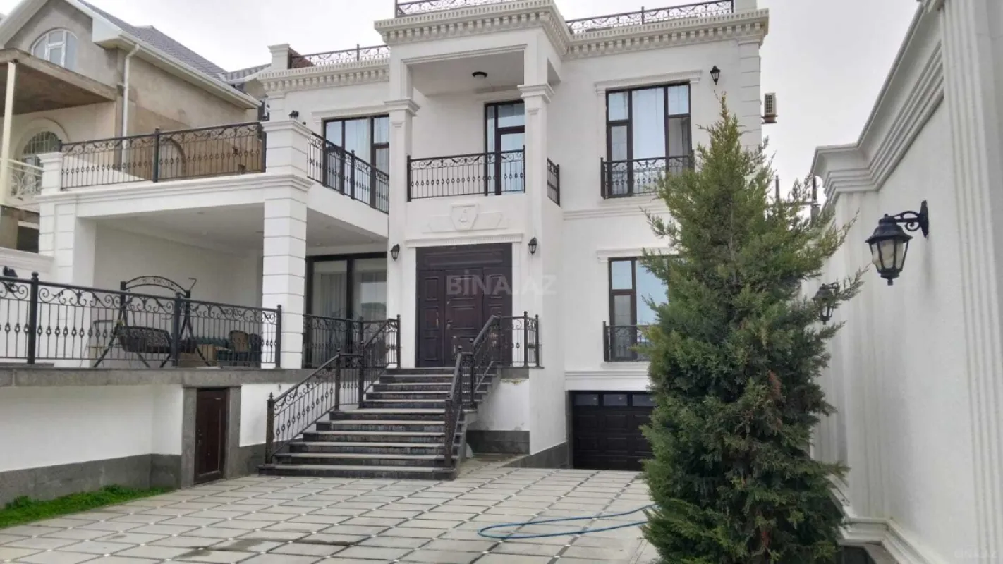 Satılır 7 otaqlı həyət evi 550 m²