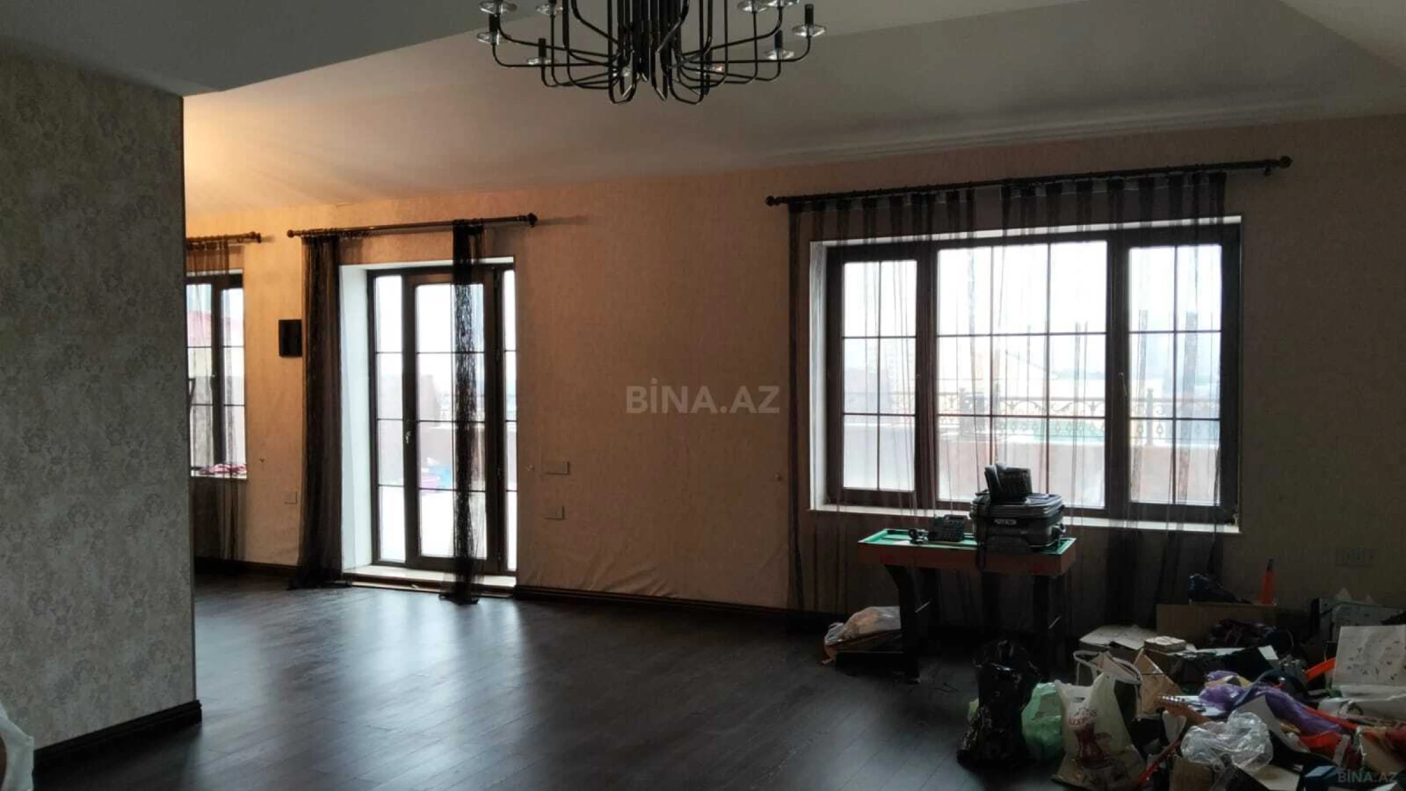 Satılır 7 otaqlı həyət evi 550 m²