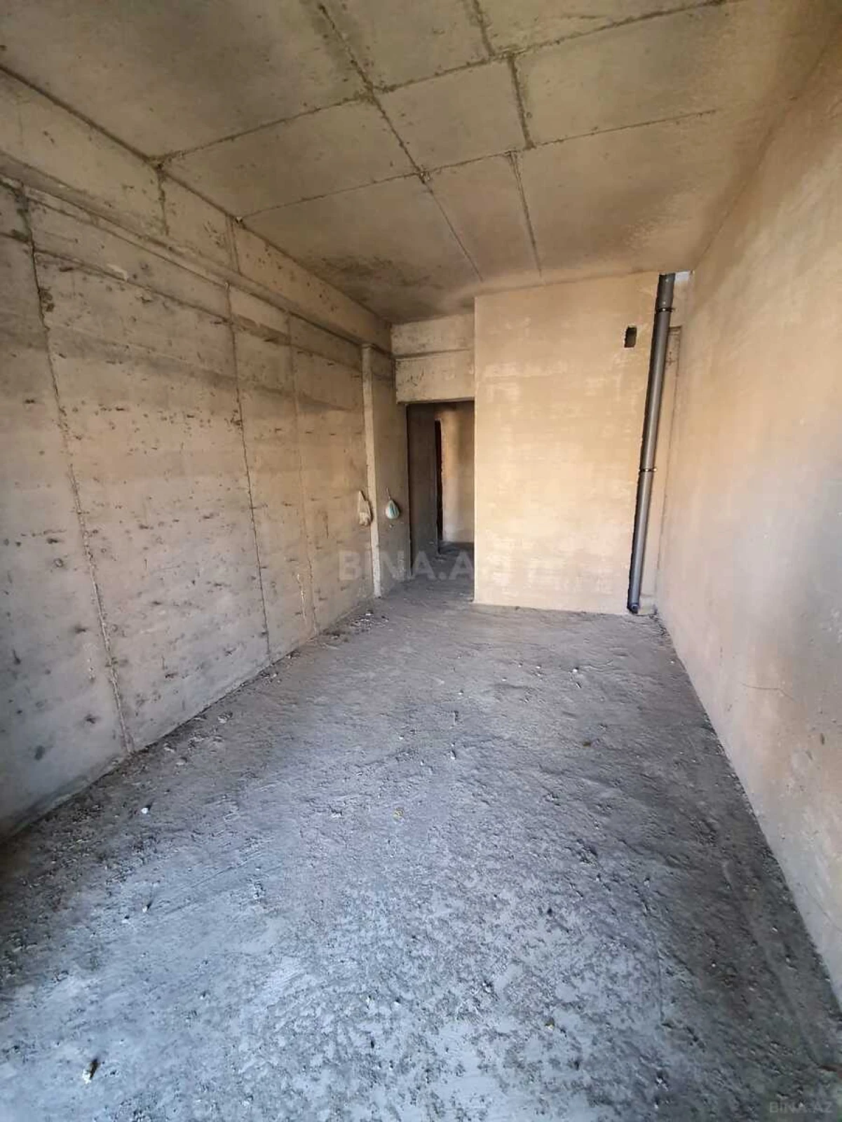 Satılır 1 otaqlı mənzil 60.7 m²