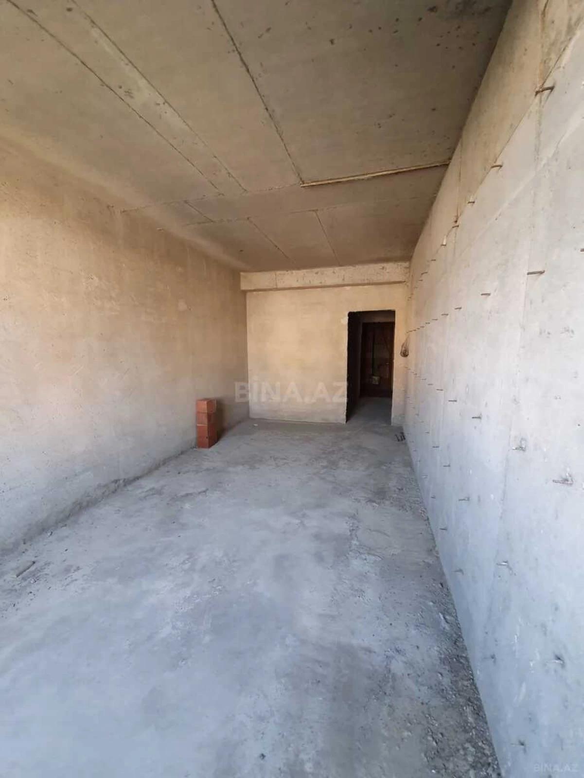 Satılır 1 otaqlı mənzil 60.7 m²