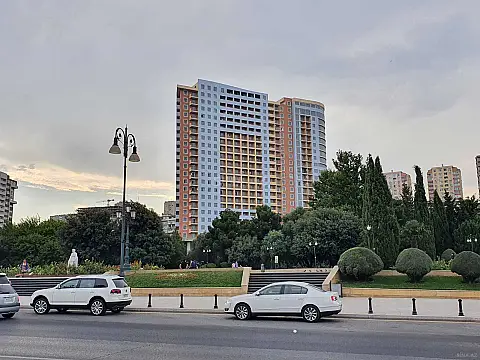Satılır 1 otaqlı mənzil 60.7 m²