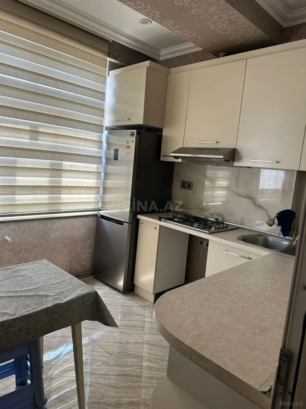 Kirayə verilir 2 otaqlı mənzil 61 m²
