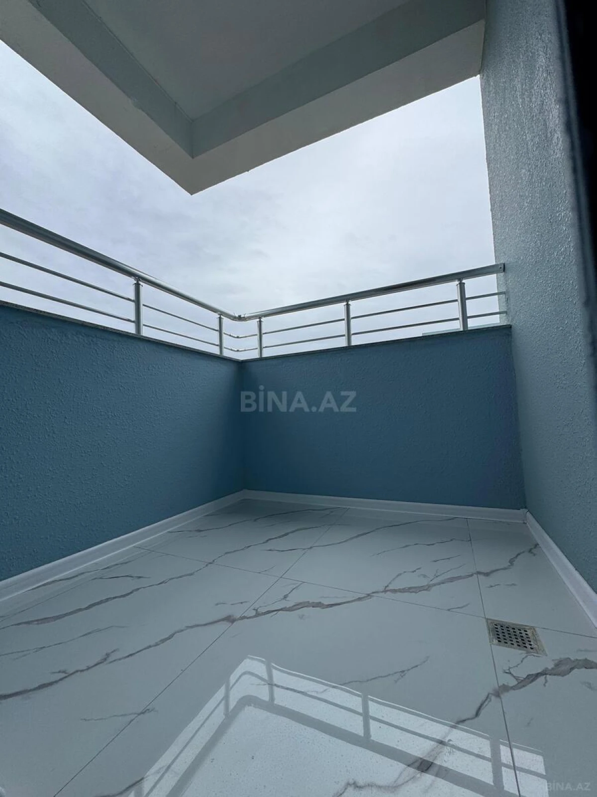 Satılır 4 otaqlı mənzil 110 m²