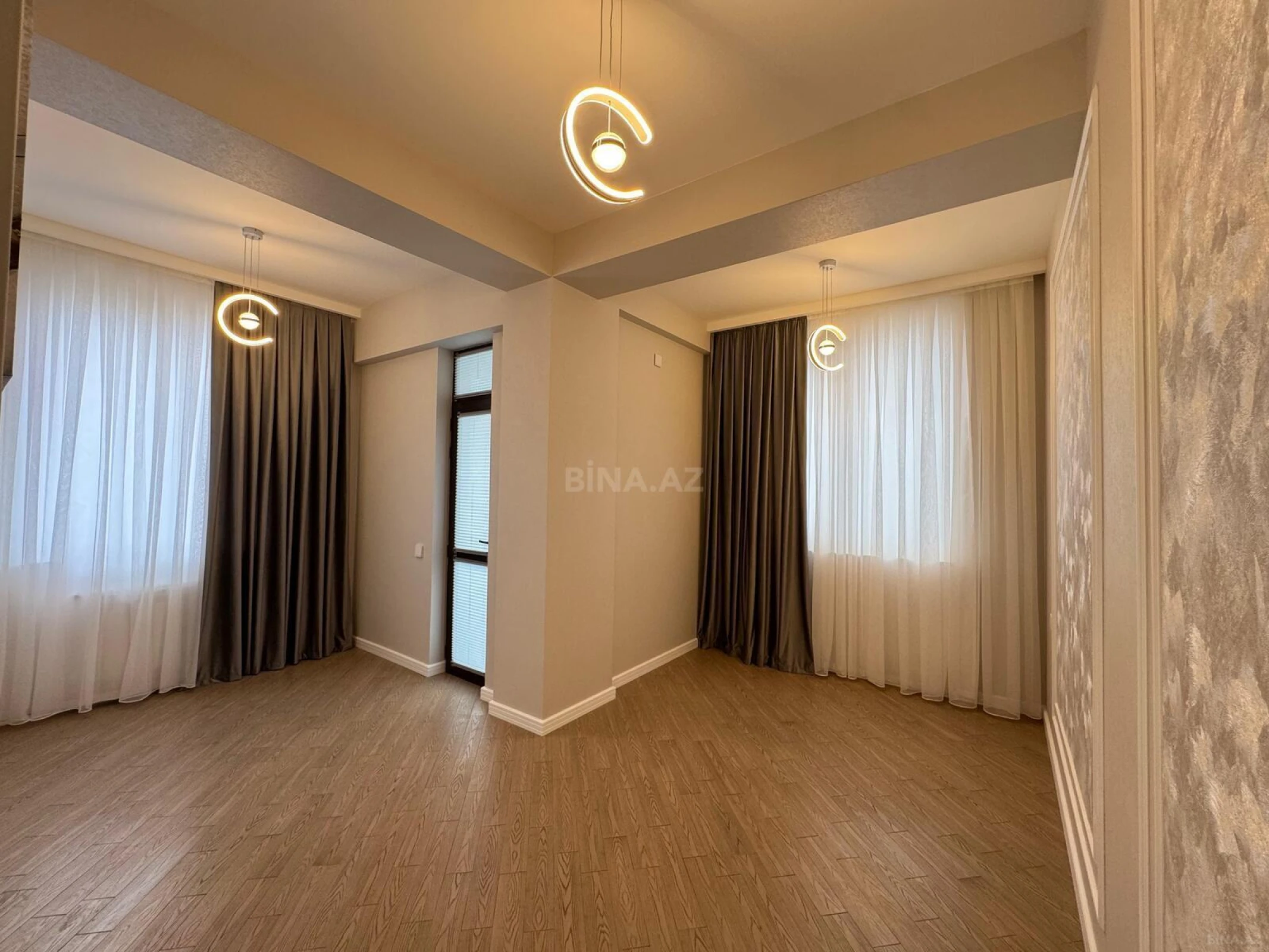 Satılır 4 otaqlı mənzil 110 m²