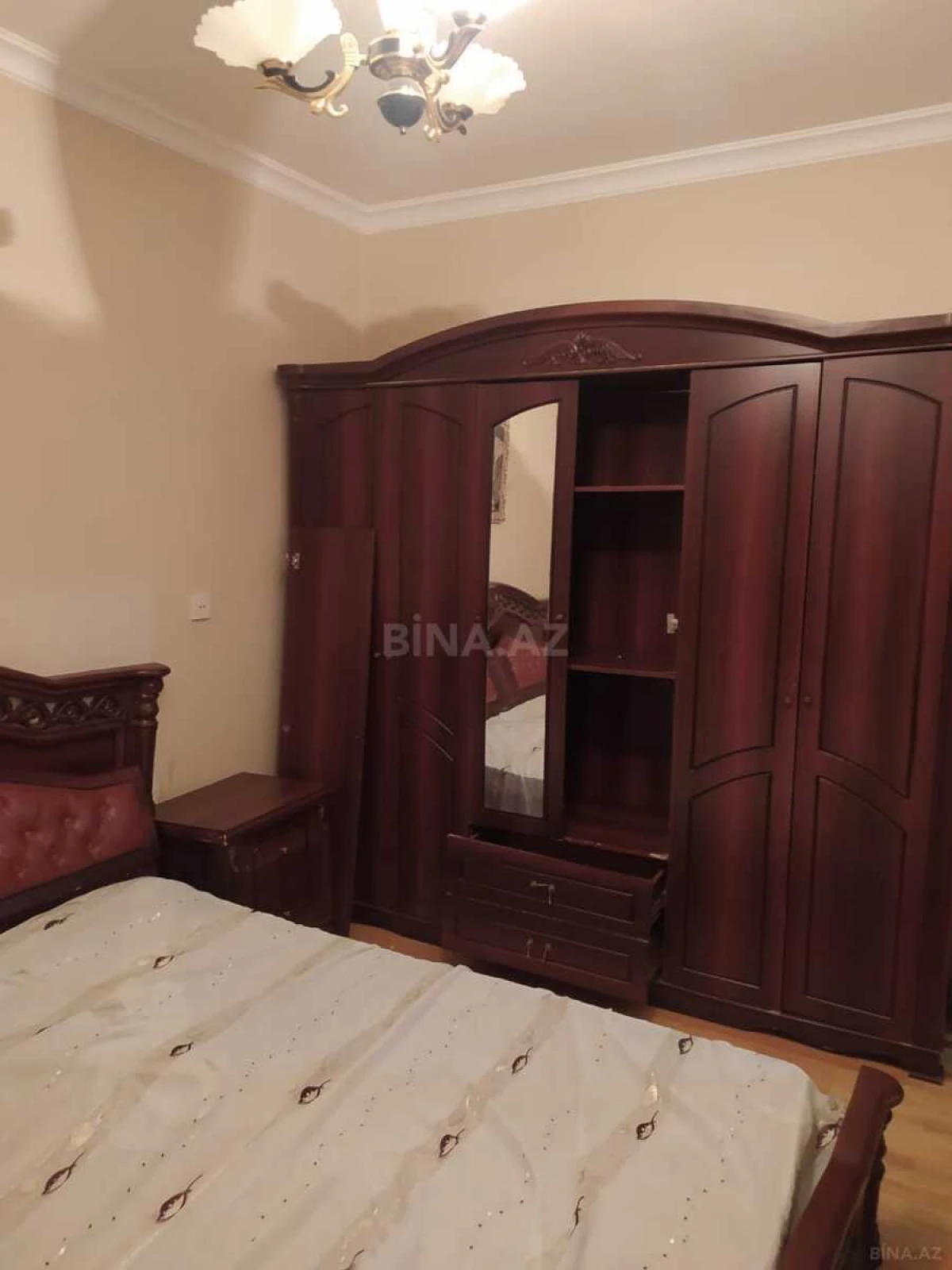 Kirayə verilir 4 otaqlı mənzil 100 m²