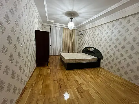 Satılır 3 otaqlı mənzil 120 m²