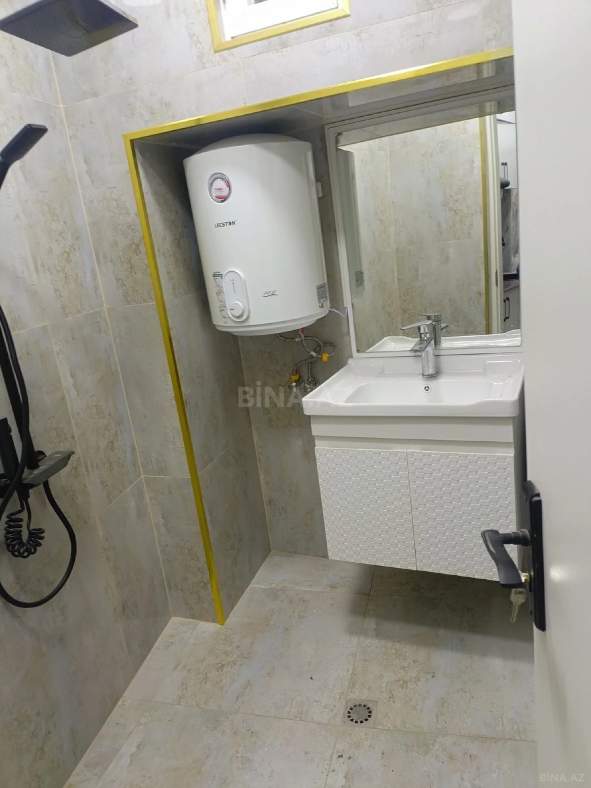 Kirayə verilir 3 otaqlı mənzil 65 m²