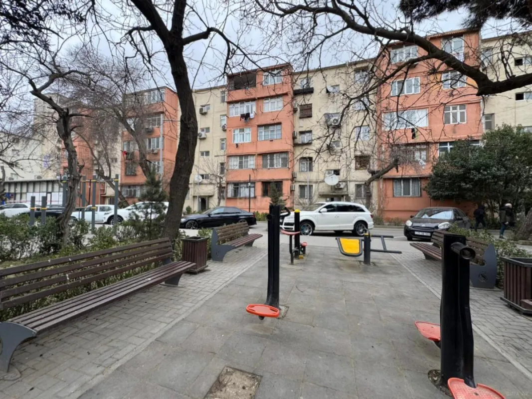 Satılır 3 otaqlı mənzil 50 m²