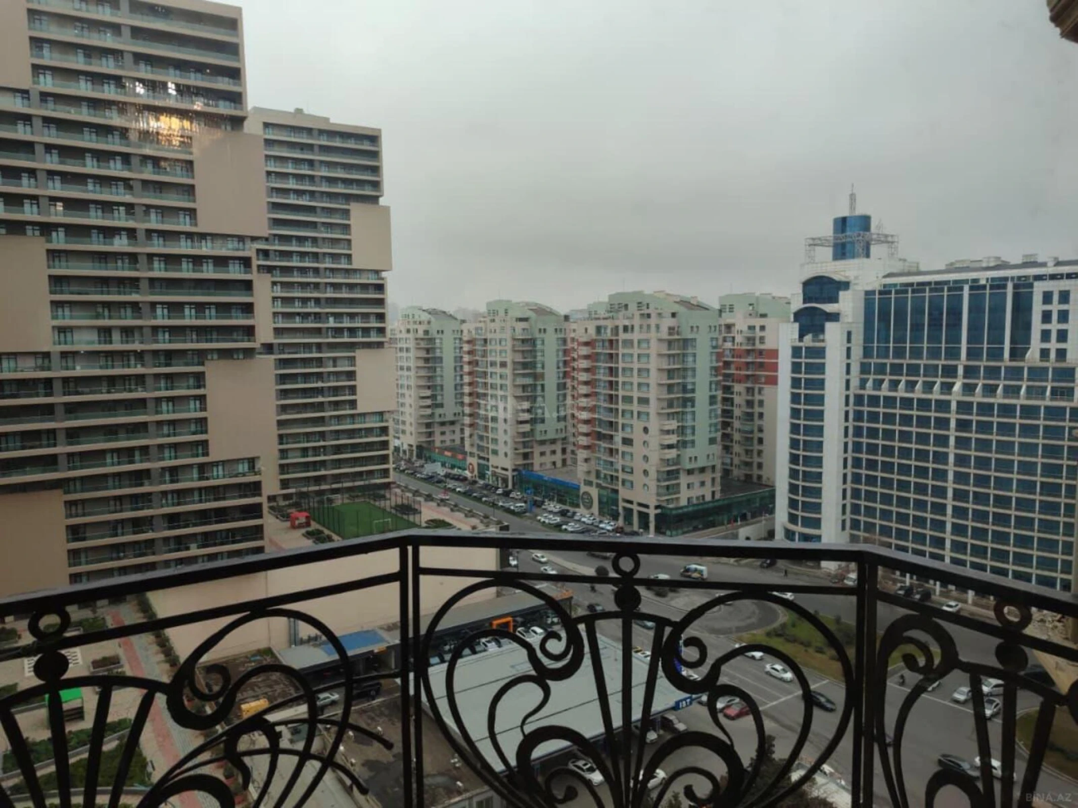 Satılır 3 otaqlı mənzil 125 m²