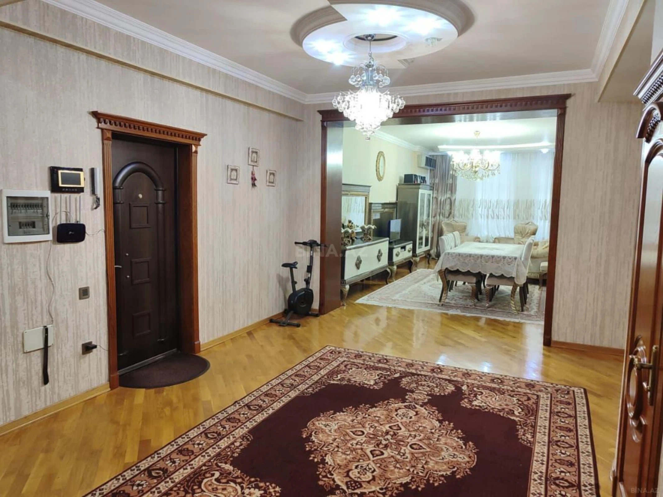 Satılır 3 otaqlı mənzil 125 m²