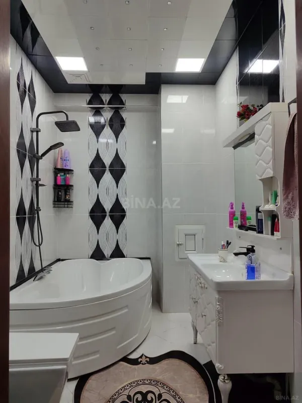 Satılır 3 otaqlı mənzil 125 m²