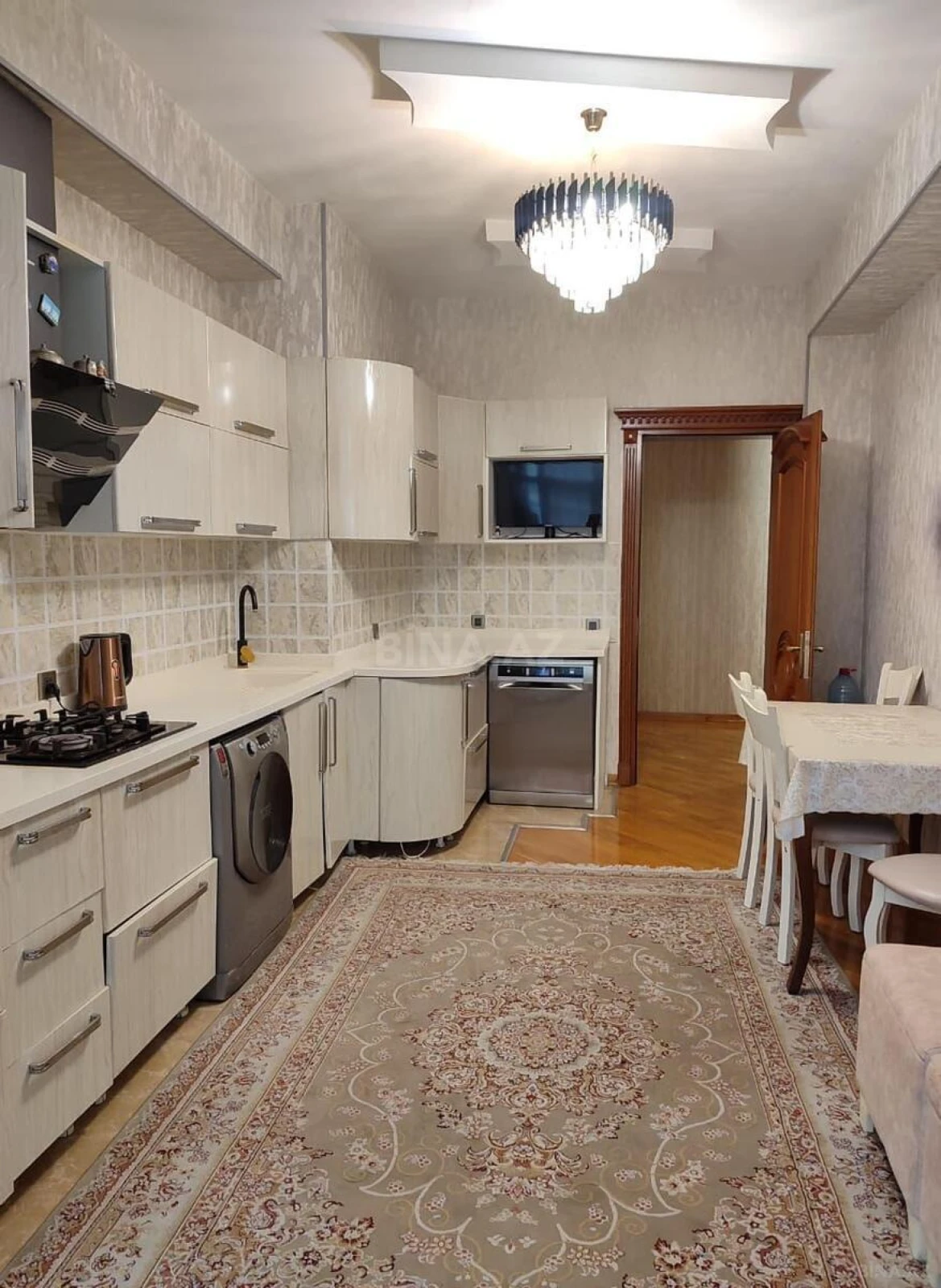 Satılır 3 otaqlı mənzil 125 m²