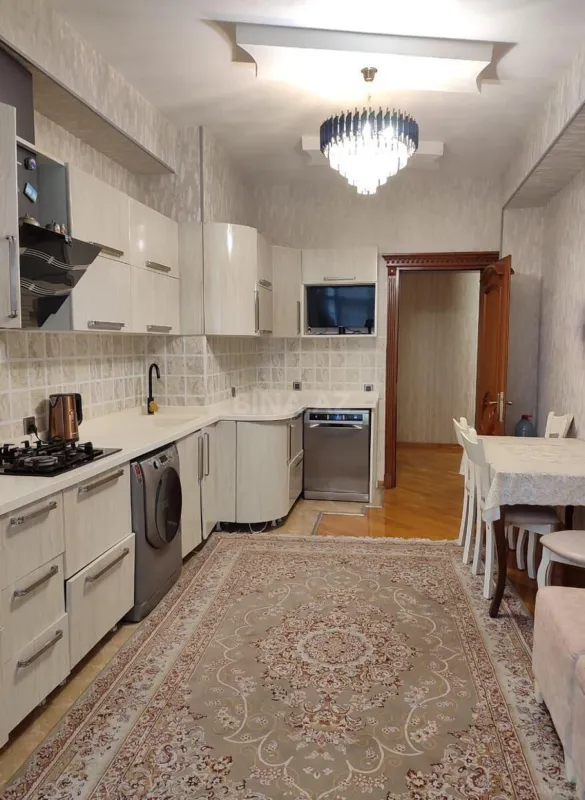 Satılır 3 otaqlı mənzil 125 m²