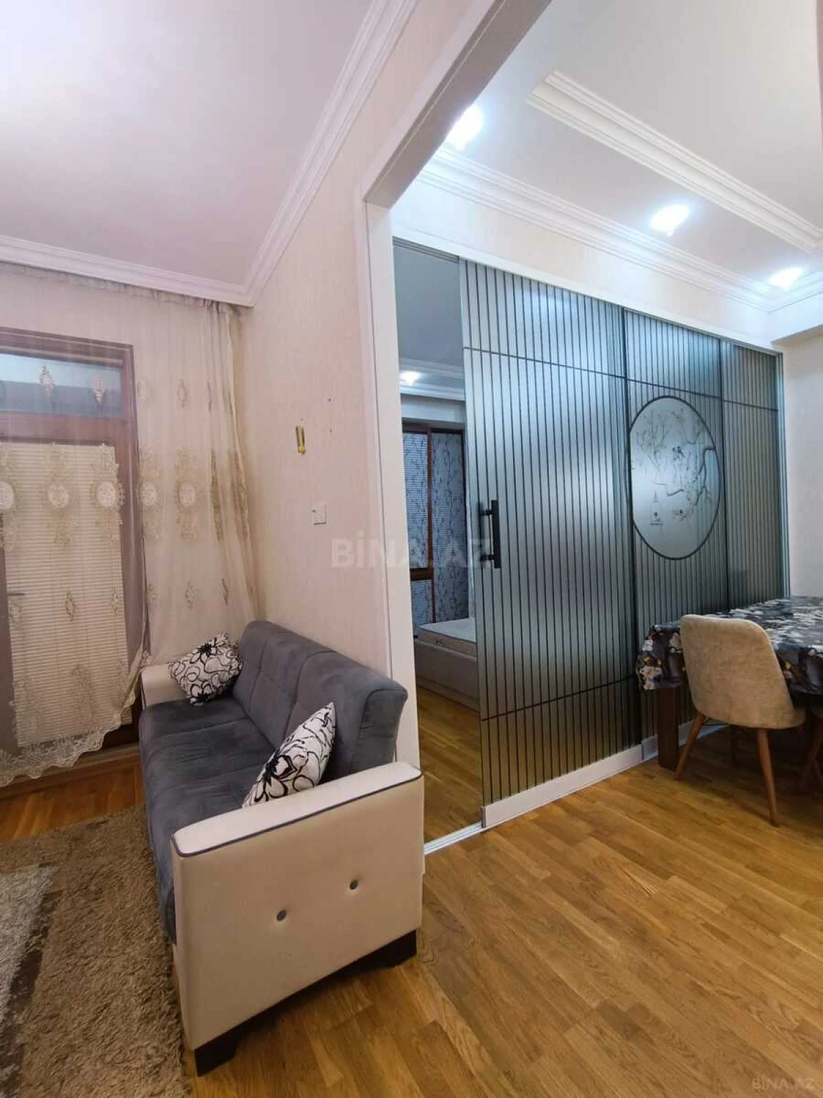 Kirayə verilir 2 otaqlı mənzil 60 m²