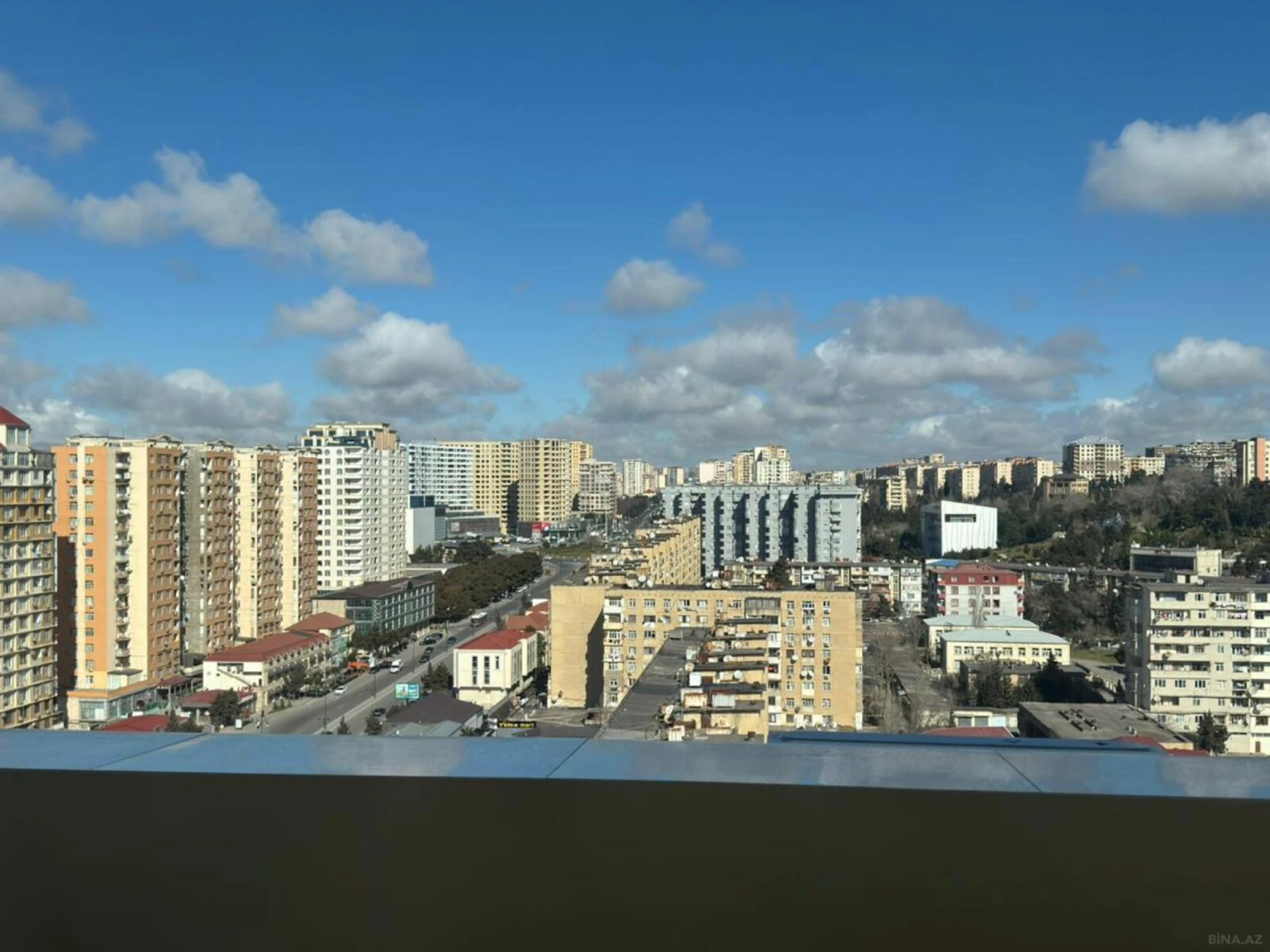 Satılır 2 otaqlı mənzil 83 m²