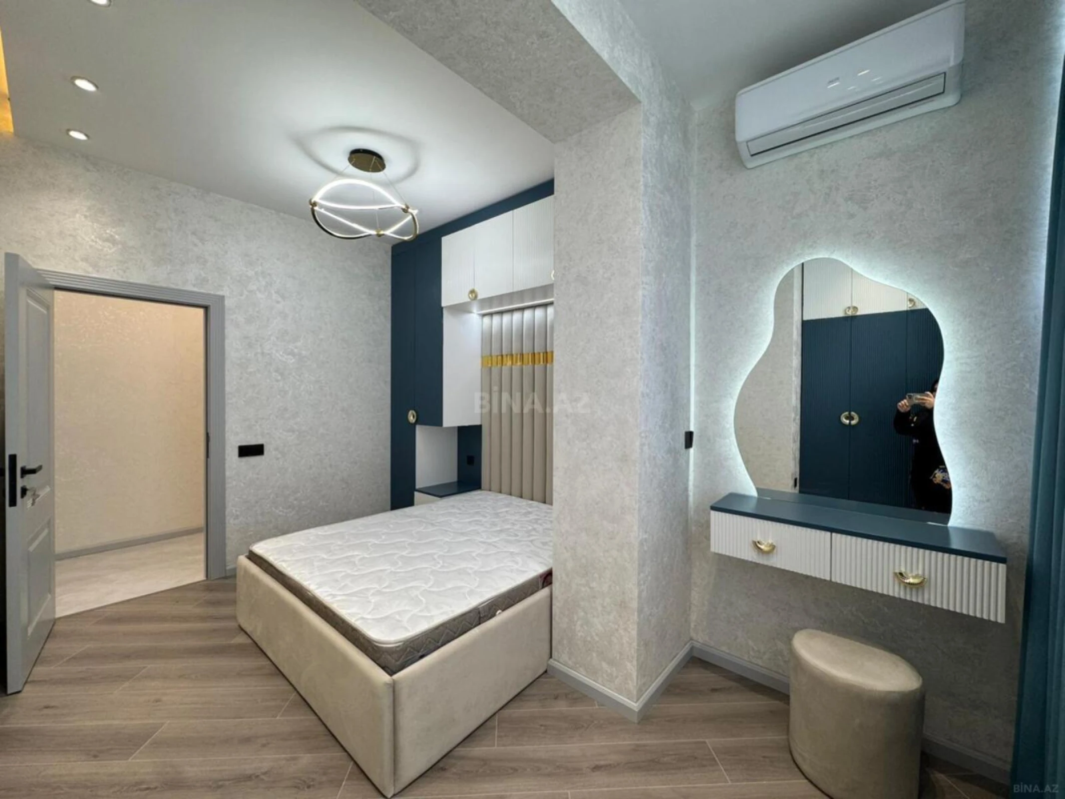 Satılır 2 otaqlı mənzil 83 m²