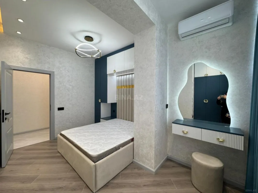 Satılır 2 otaqlı mənzil 83 m²