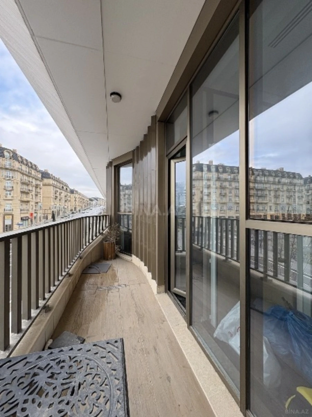 Kirayə verilir 2 otaqlı ofis 74.4 m²