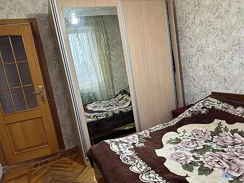 Satılır 4 otaqlı mənzil 110 m²