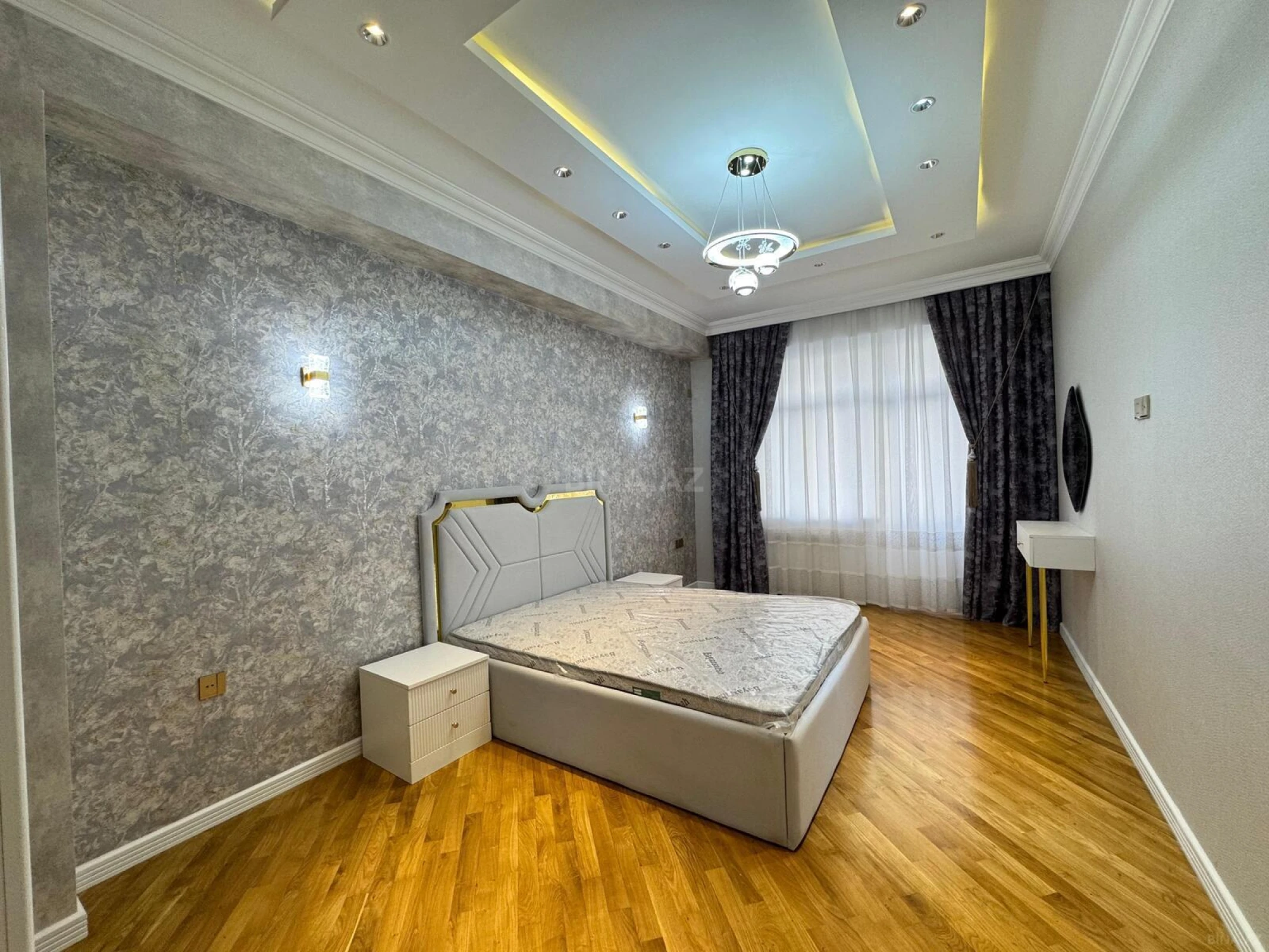 Satılır 2 otaqlı mənzil 88 m²