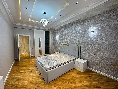 Satılır 2 otaqlı mənzil 88 m²