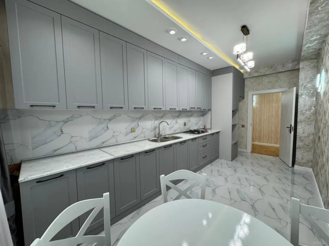 Satılır 2 otaqlı mənzil 88 m²