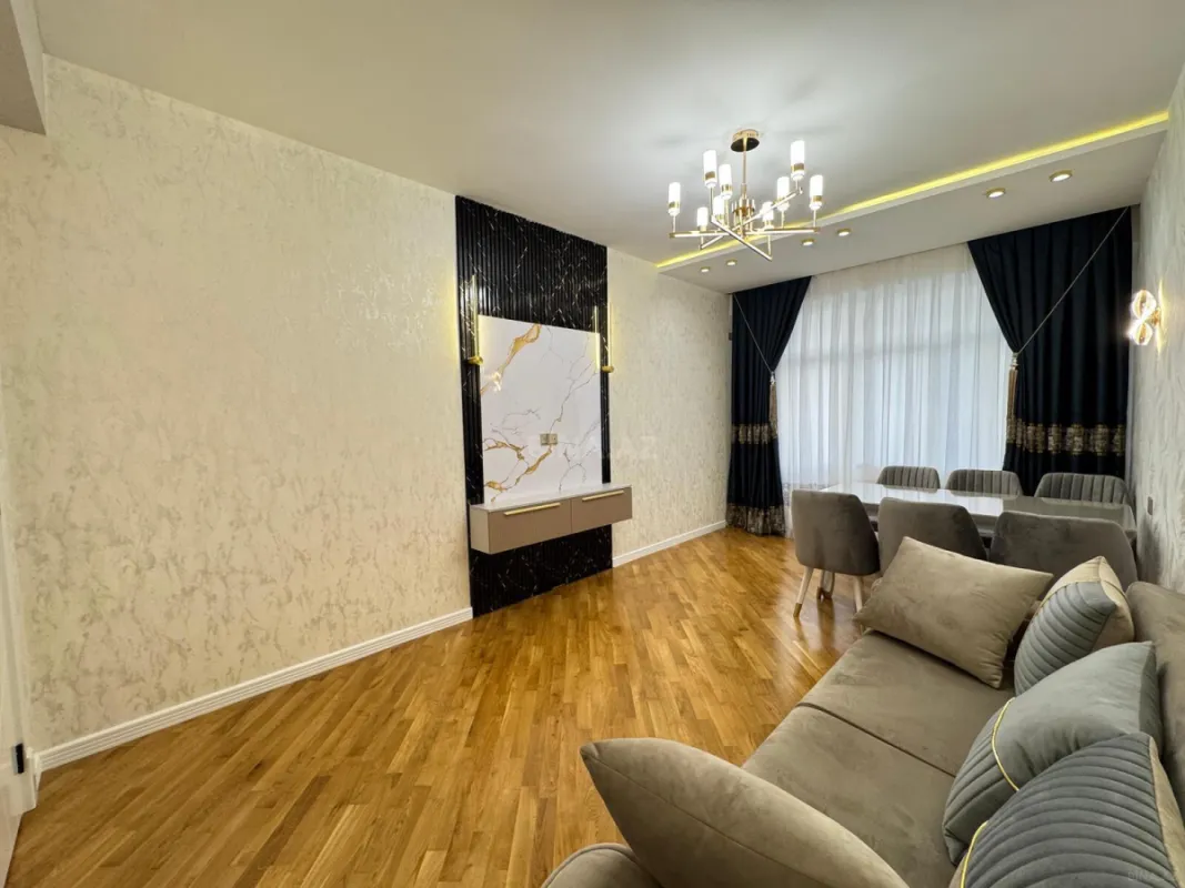 Satılır 2 otaqlı mənzil 88 m²