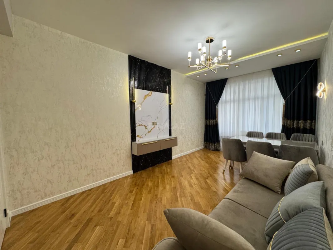 Satılır 2 otaqlı mənzil 88 m²