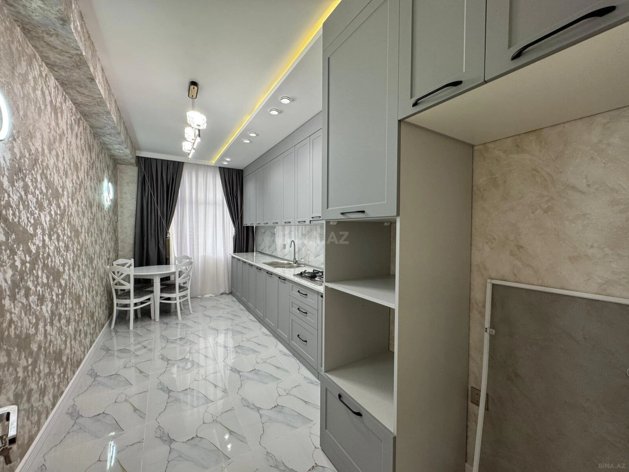 Satılır 2 otaqlı mənzil 88 m²