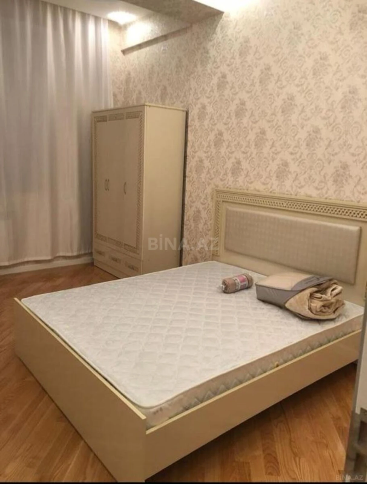 Kirayə verilir 2 otaqlı mənzil 80 m²