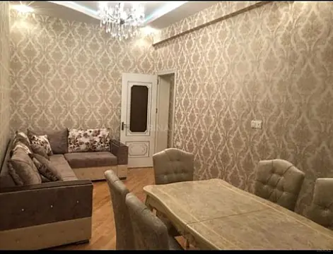 Kirayə verilir 2 otaqlı mənzil 80 m²
