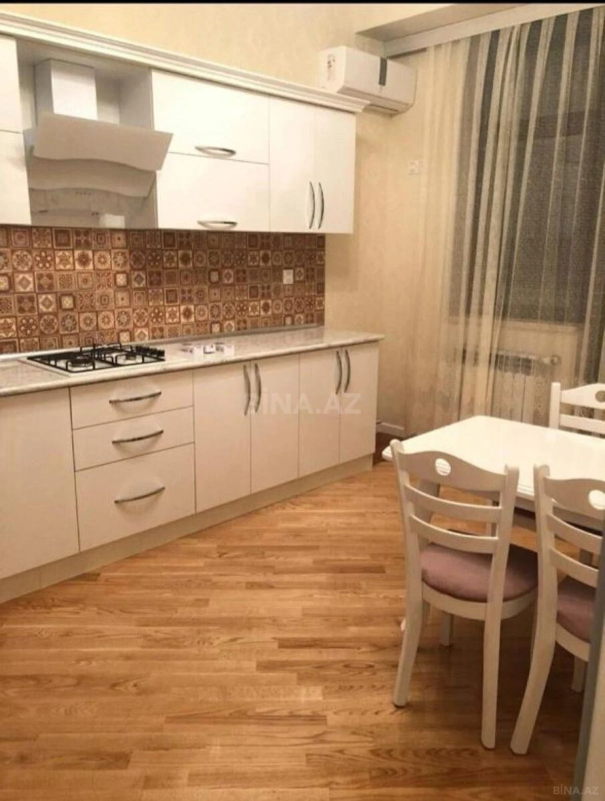 Kirayə verilir 2 otaqlı mənzil 80 m²