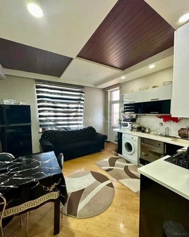 Satılır 4 otaqlı mənzil 160 m²