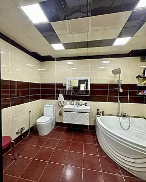 Satılır 4 otaqlı mənzil 160 m²