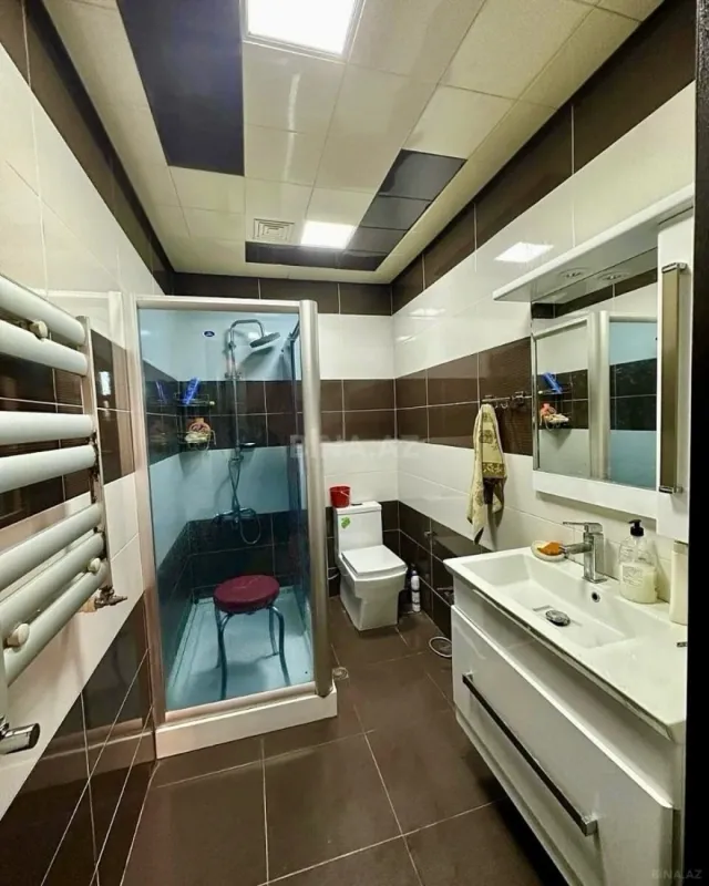 Satılır 4 otaqlı mənzil 160 m²