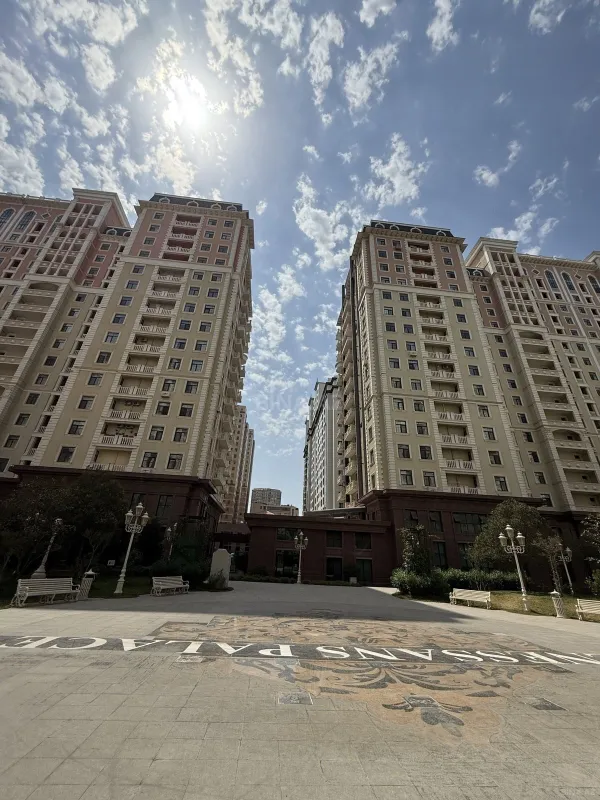 Satılır 3 otaqlı mənzil 120 m²