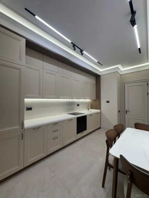 Satılır 3 otaqlı mənzil 120 m²